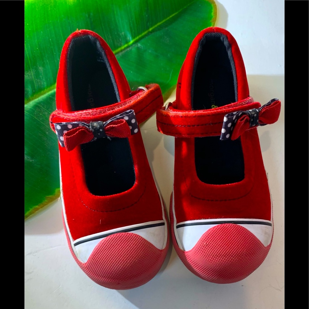Morgan & Milo Red Velvet Shoes Size 10.5